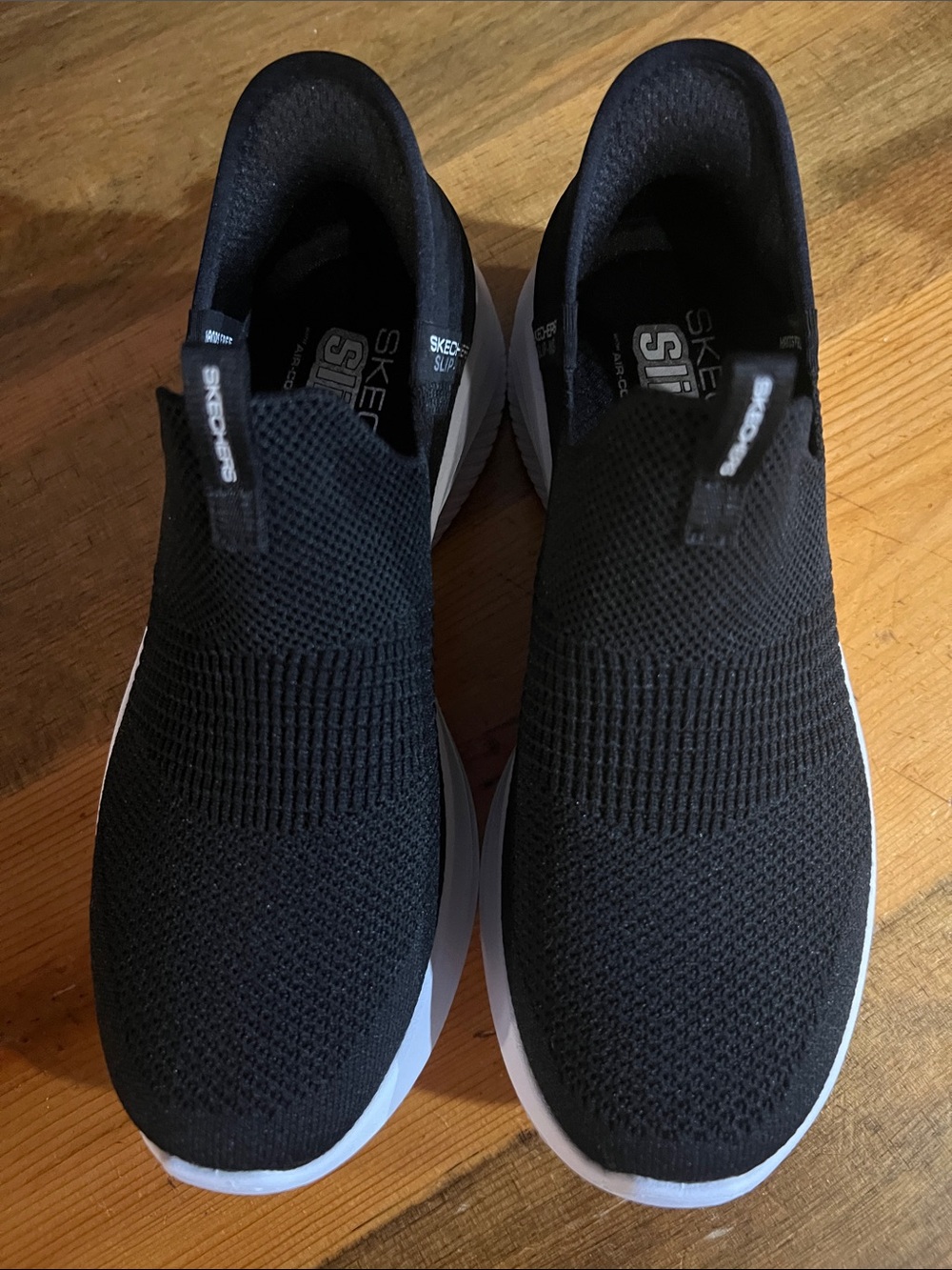 Skechers WoMen's Black Slip-In Knit Casual Shoes sz 5.5